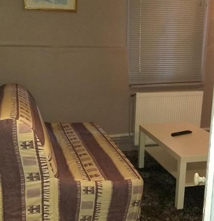 Le Creusot Apartment Bagian luar foto